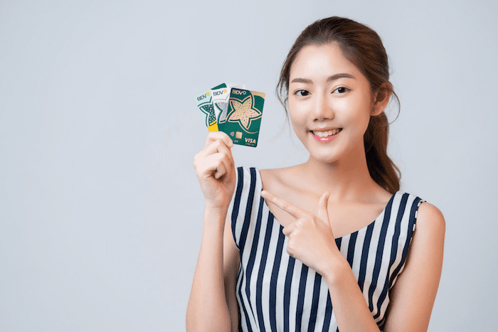 Khách hàng có thể đăng ký thẻ thanh toán quốc tế BIDV trực tiếp tại chi nhánh hoặc đăng ký trực tuyến dễ dàng ngay tại nhà